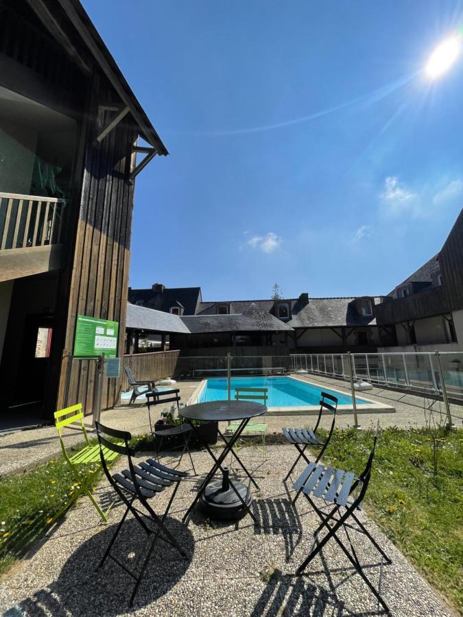 - 19 Rochefort-en-Terre